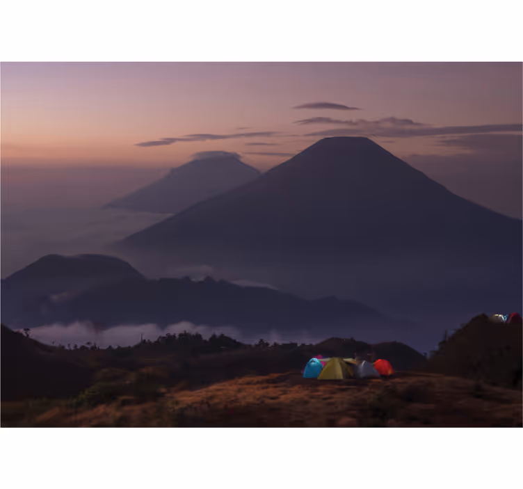 Blind kitchen hikers in a cloudy mountain - TenStickers