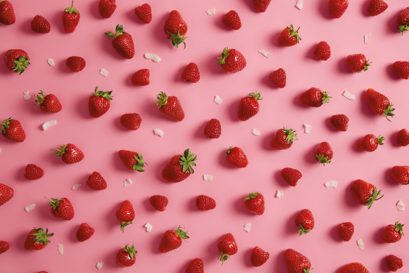 Modern placemats strawberry print design - TenStickers