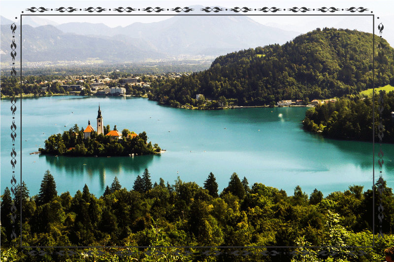 Modern placemats serene lake view - TenStickers