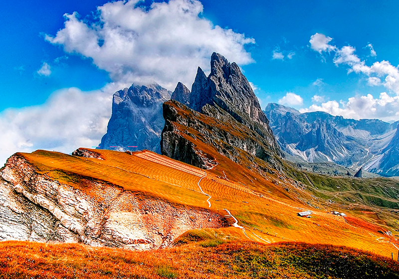 Modern placemats mountainous scenic view - TenStickers