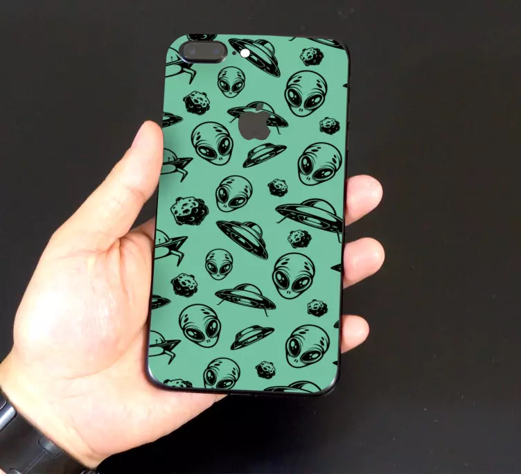 Alien skin iPhone sticker - TenStickers