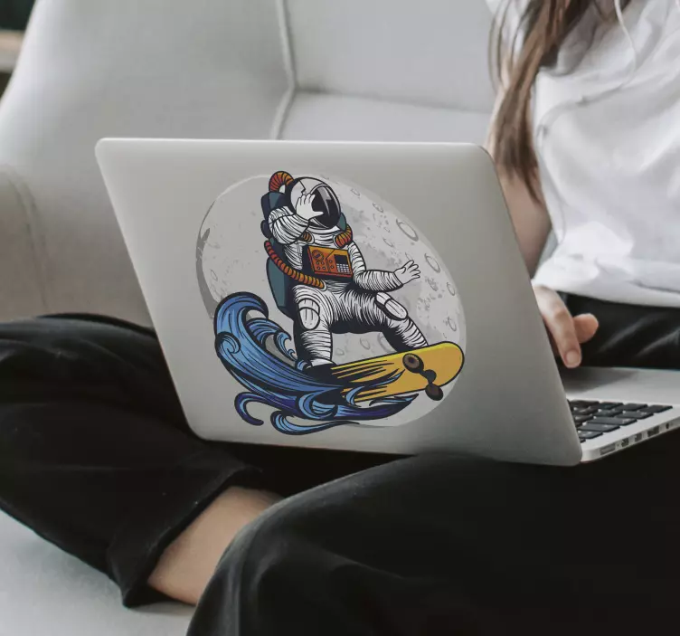 Astronaut skateboarding laptop skins - TenStickers