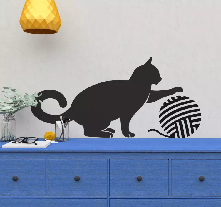 Ball of wool with cat wall sticker - TenStickers