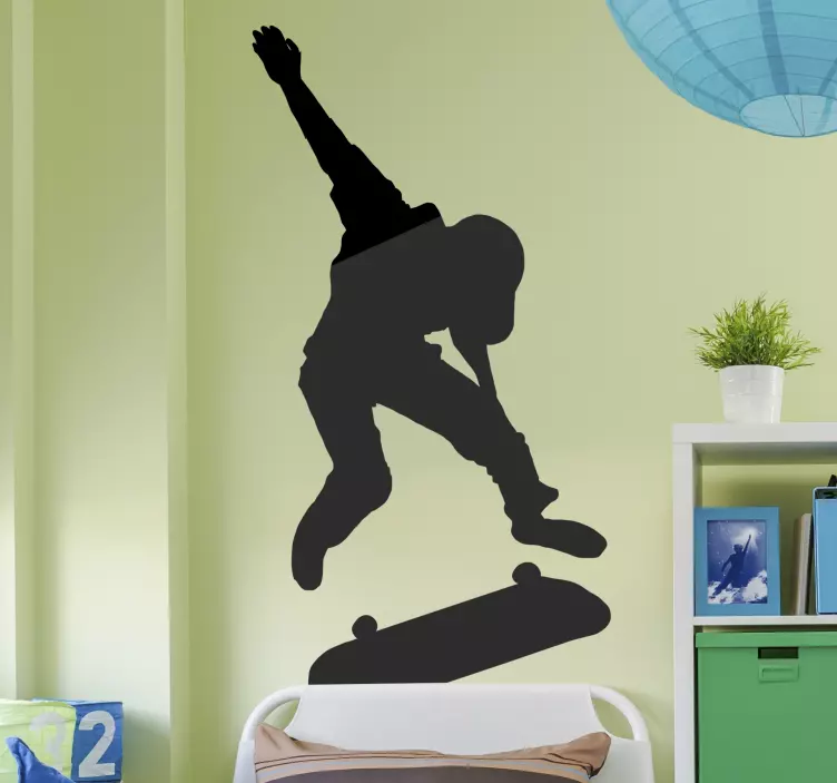 Silhouette skater met truck sticker - TenStickers