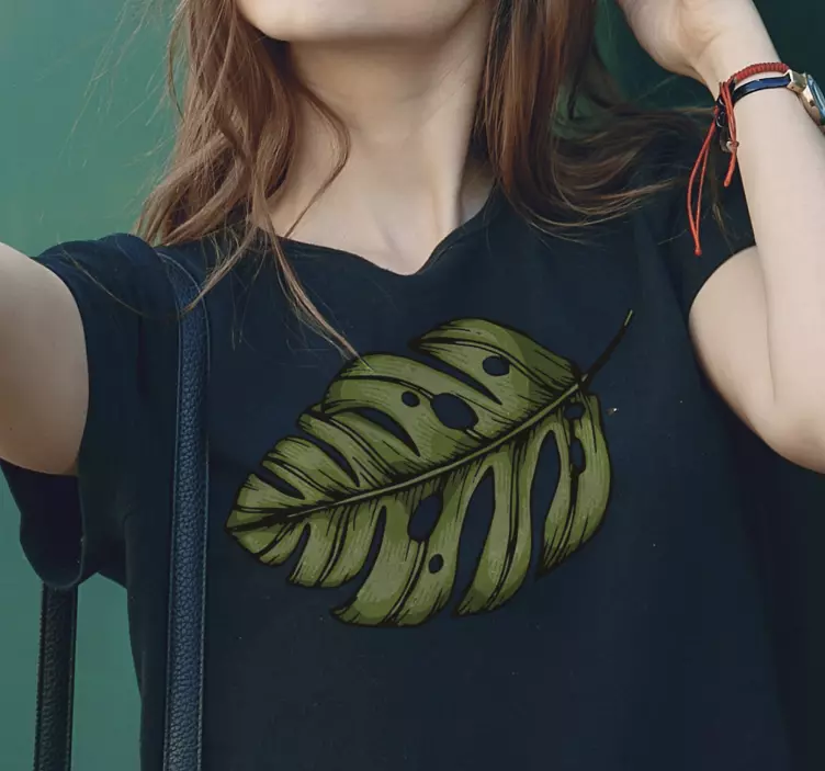 Beautiful green leave t-shirt - TenStickers