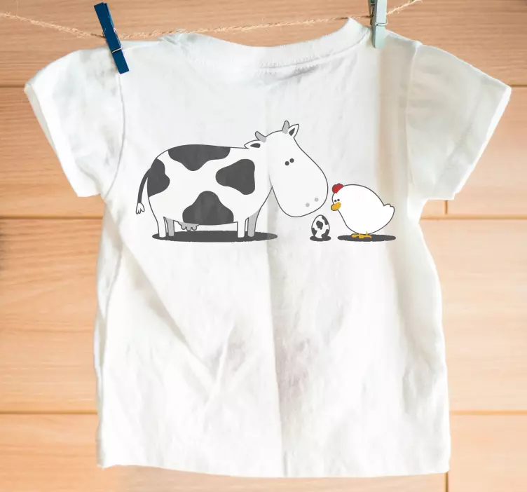 Cartoon cow and hen Kids t-shirt - TenStickers