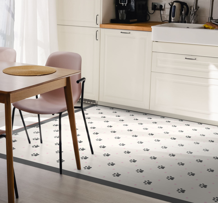 Animal print vinyl rug with paw print design - TenStickers